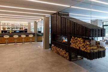 Lounge & bar